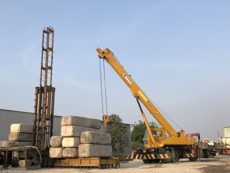 Giải Pháp Vận Chuyển Cọc Bê Tông Vào Ngõ Hẹp Tối Ưu: 7 Bước Thành Công Cùng Bê Tông Thăng Long Nam Hà Nội Năm 2026