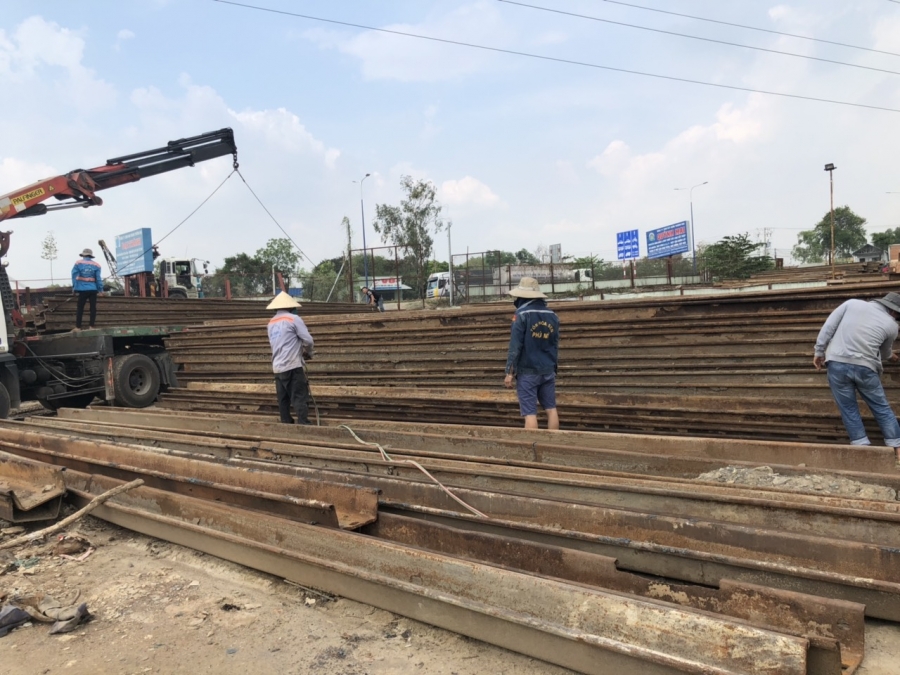 ép cừ U Hà Nội