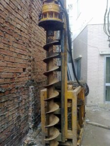 so sánh ép cọc neo và tải