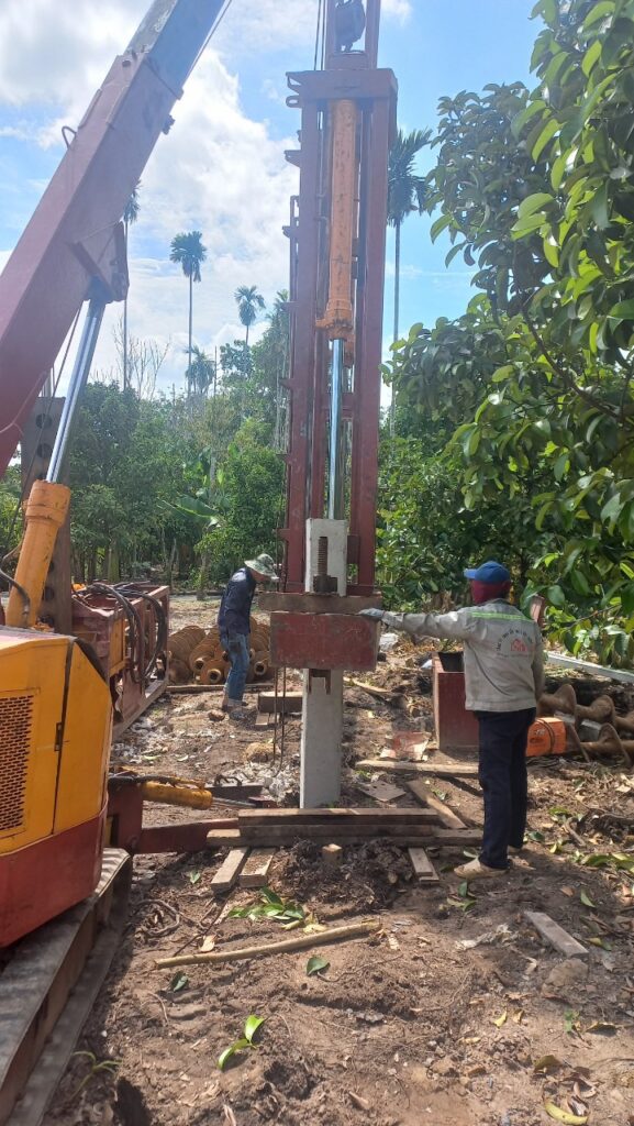 so sánh ép cọc neo và tải